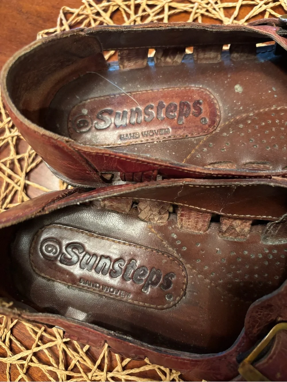 Sunsteps Men’s Woven Leather Slip-On Loafers in Mahogany Brown. Size 9.